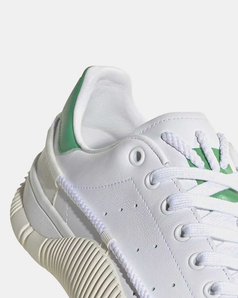 Scuba Stan White / Off-White Low Top Sneakers