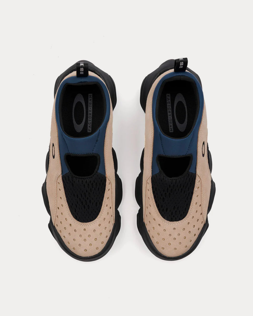 Oakley x Brain Dead Factory Team Flesh Sandal Sand / Blue Slip On Sneakers