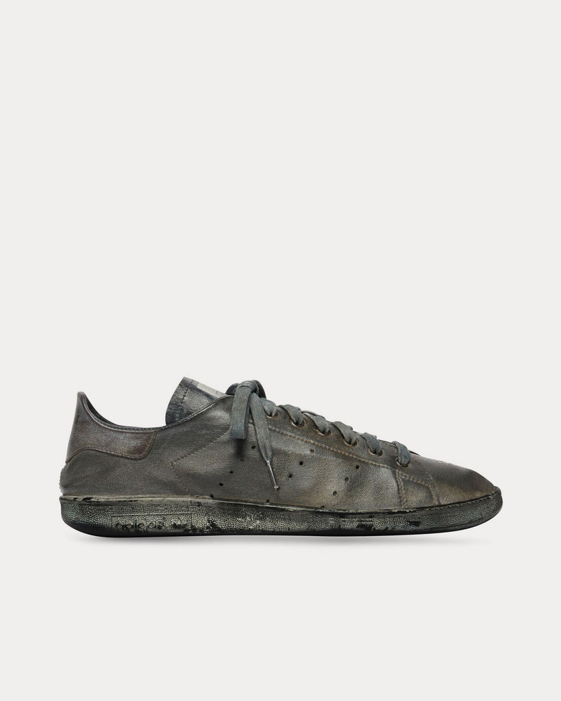 Stan Smith Worn-Out Black Low Top Sneakers