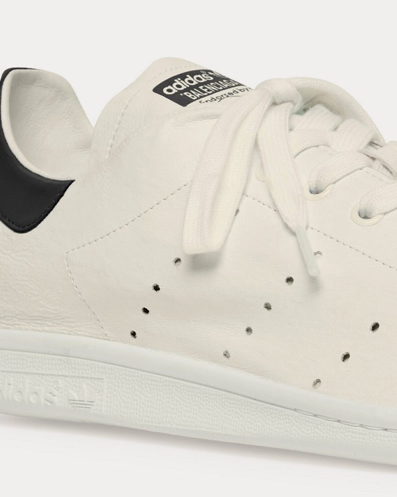 Stan Smith Off-White / Black Low Top Sneakers