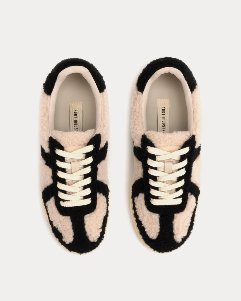2022A/W AUA306-001 Black Low Top Sneakers
