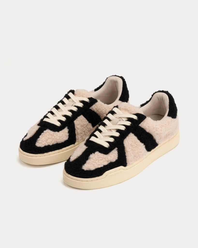 2022A/W AUA306-001 Black Low Top Sneakers