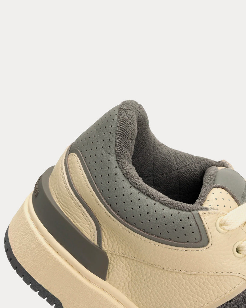 2022A/W AUA406-001 Grey Low Top Sneakers