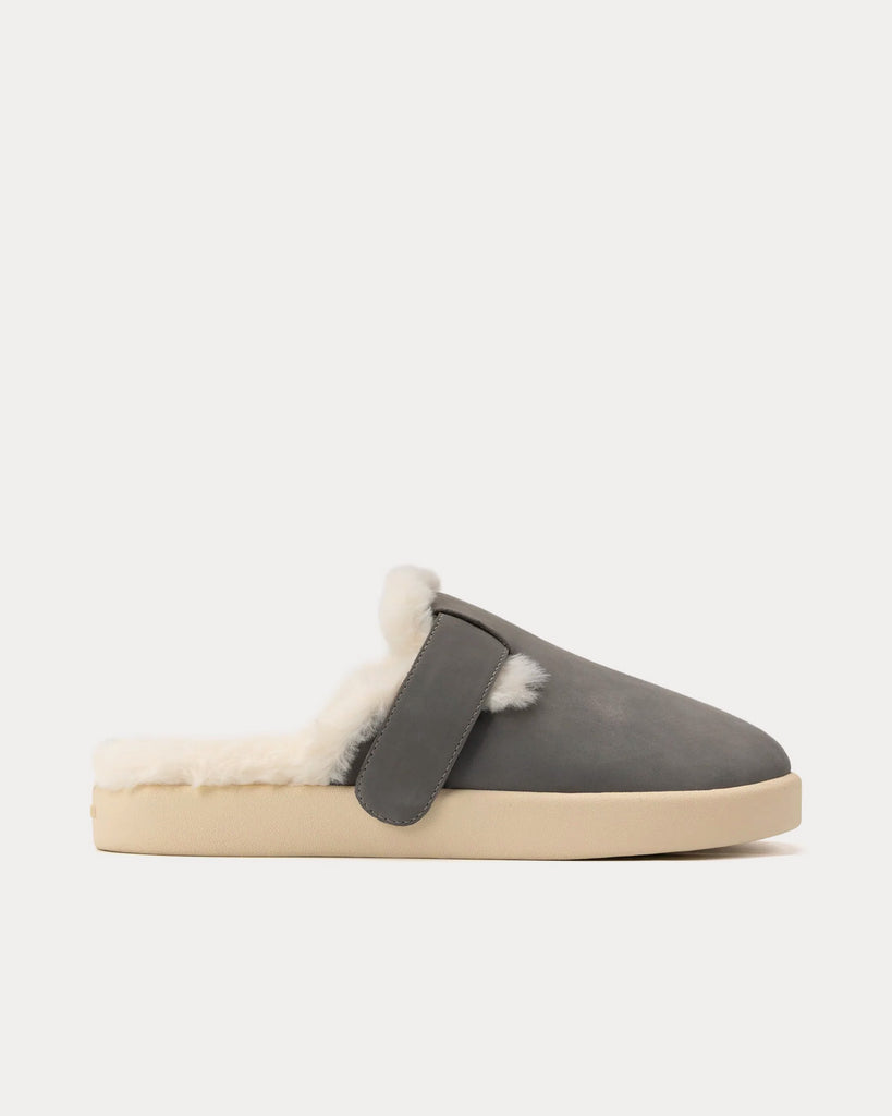 2022 a/w AUE003-001 Grey Slip On Sneakers