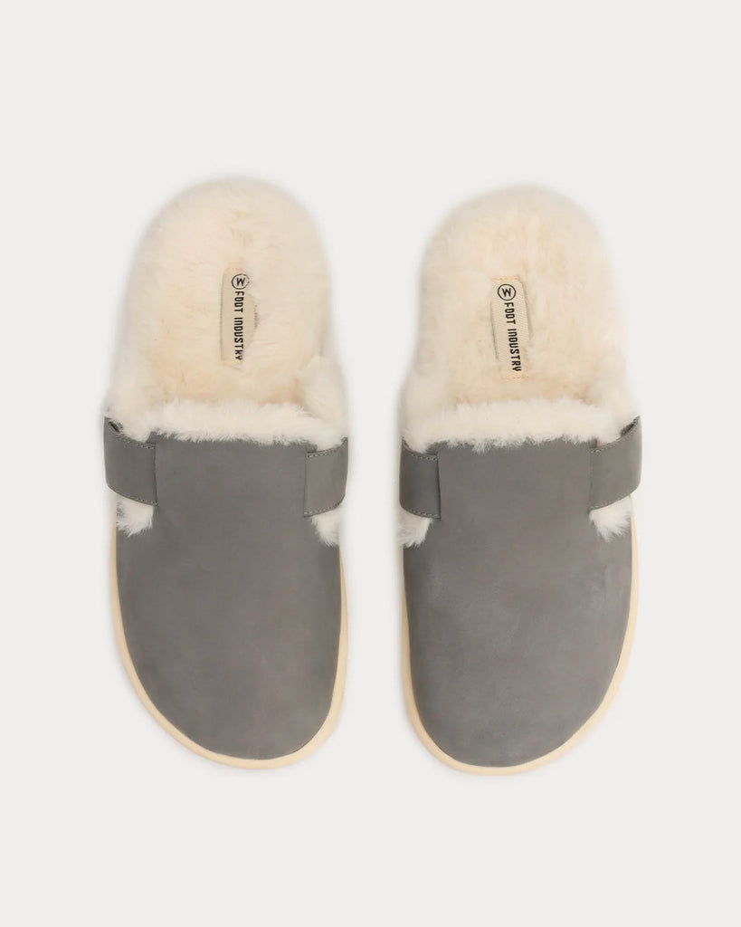 2022 a/w AUE003-001 Grey Slip On Sneakers