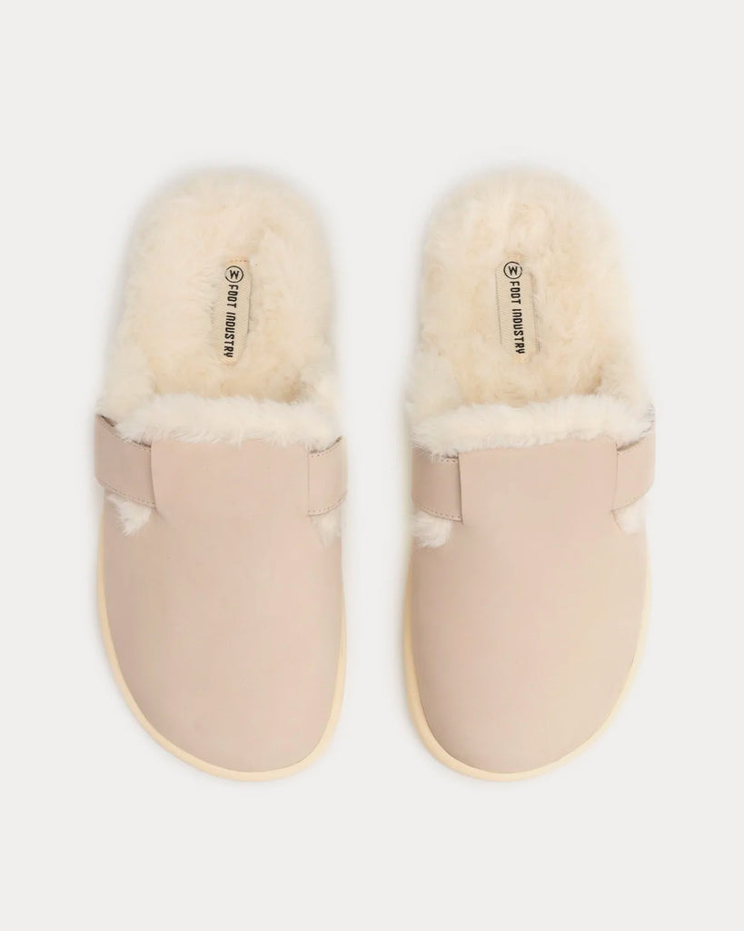 2022 a/w AUE003-002 Beige Slip On Sneakers