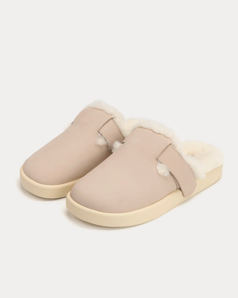 2022 a/w AUE003-002 Beige Slip On Sneakers