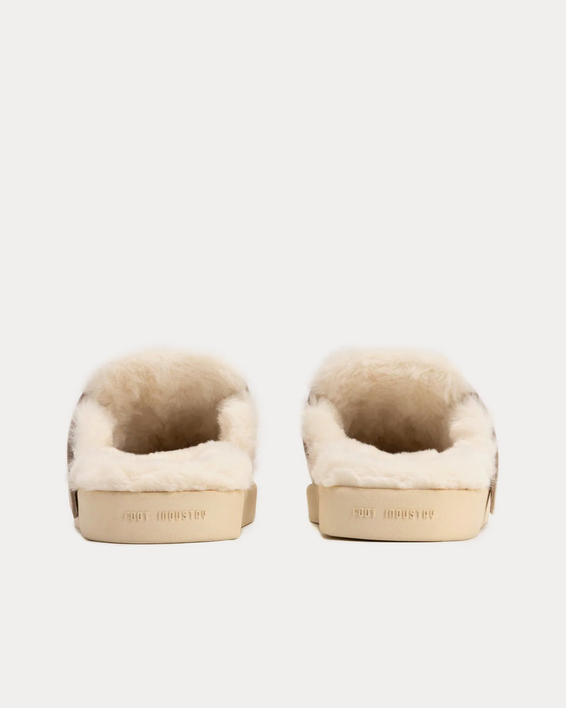 2022 a/w AUE003-002 Beige Slip On Sneakers