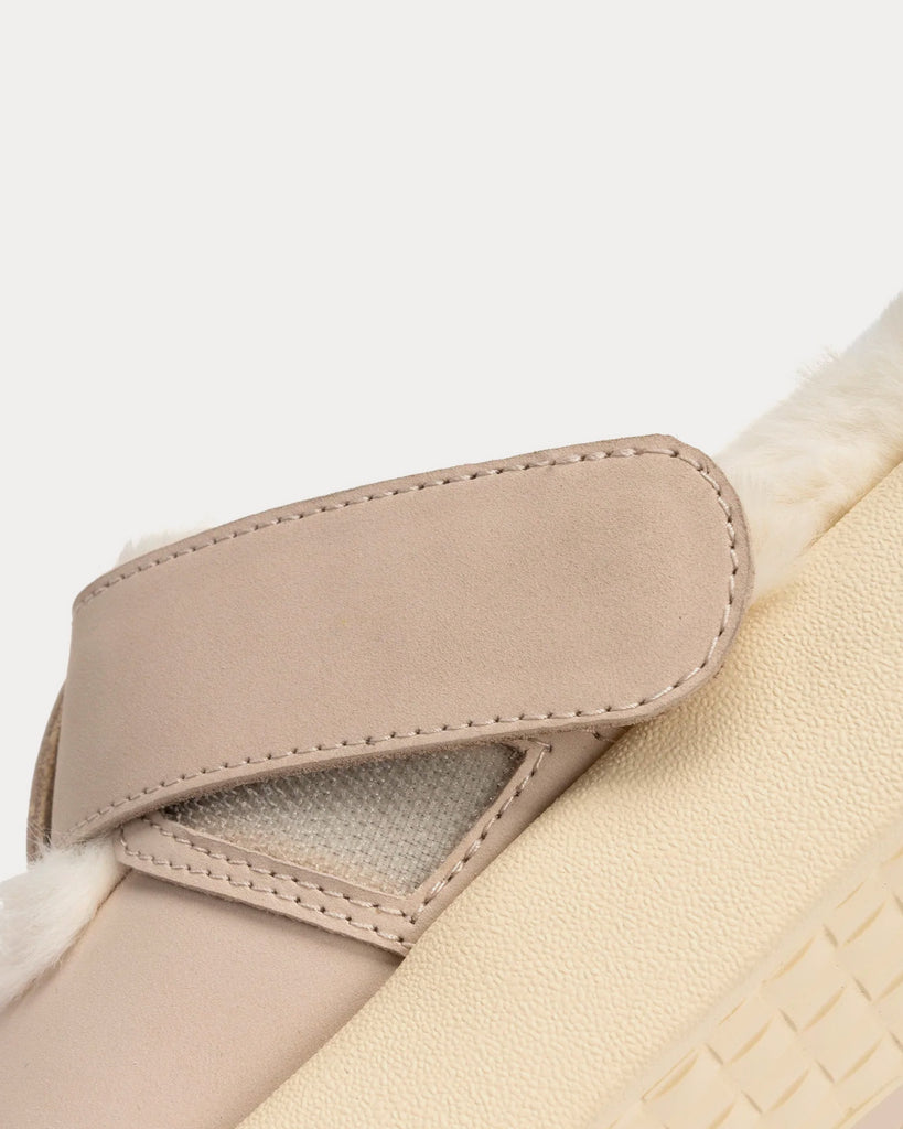 2022 a/w AUE003-002 Beige Slip On Sneakers