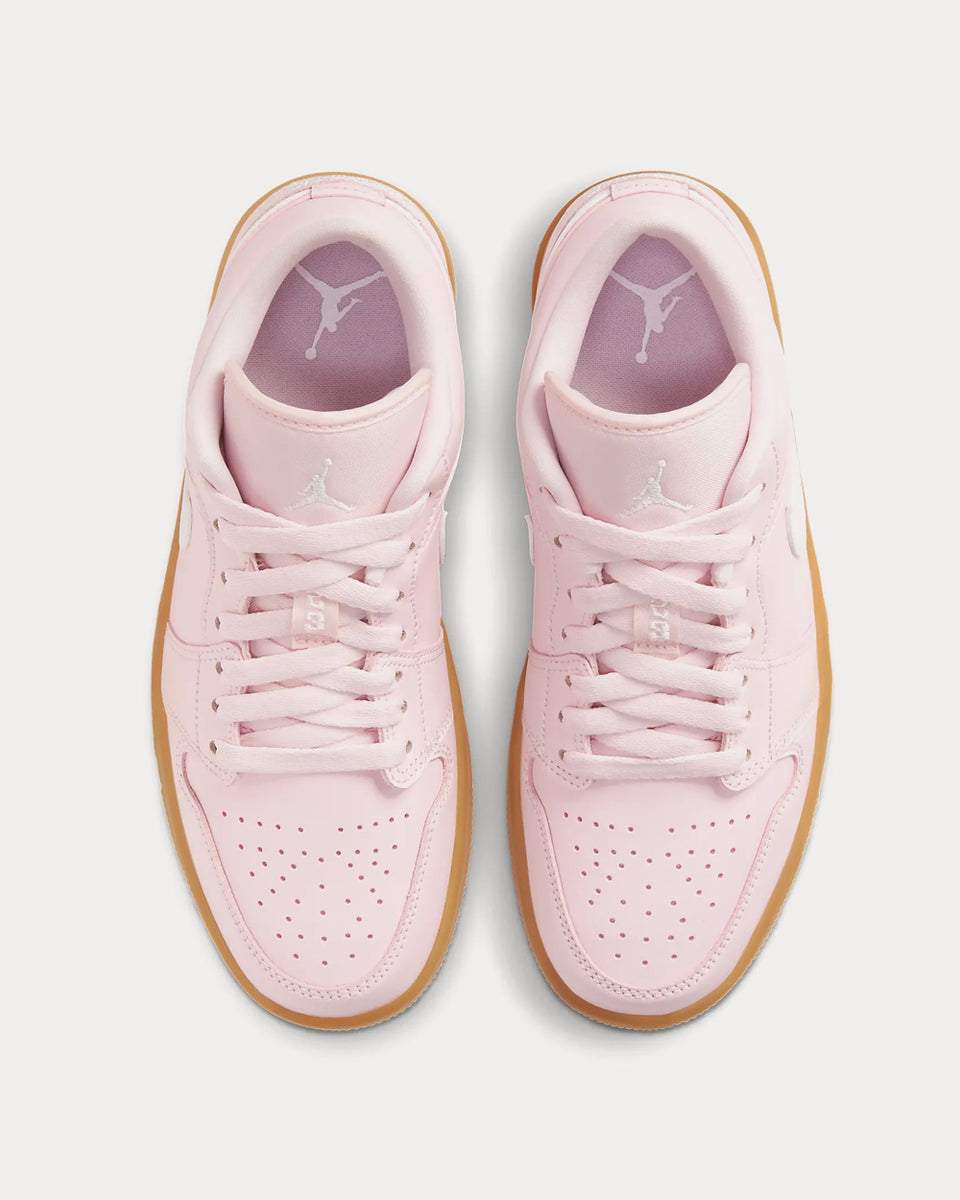 White and light pink hot sale jordans