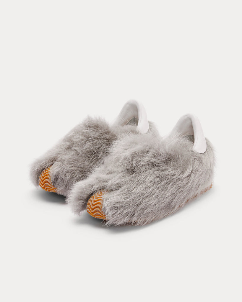 Flow Runner in Shearling Light Grey Slip On Sneakers