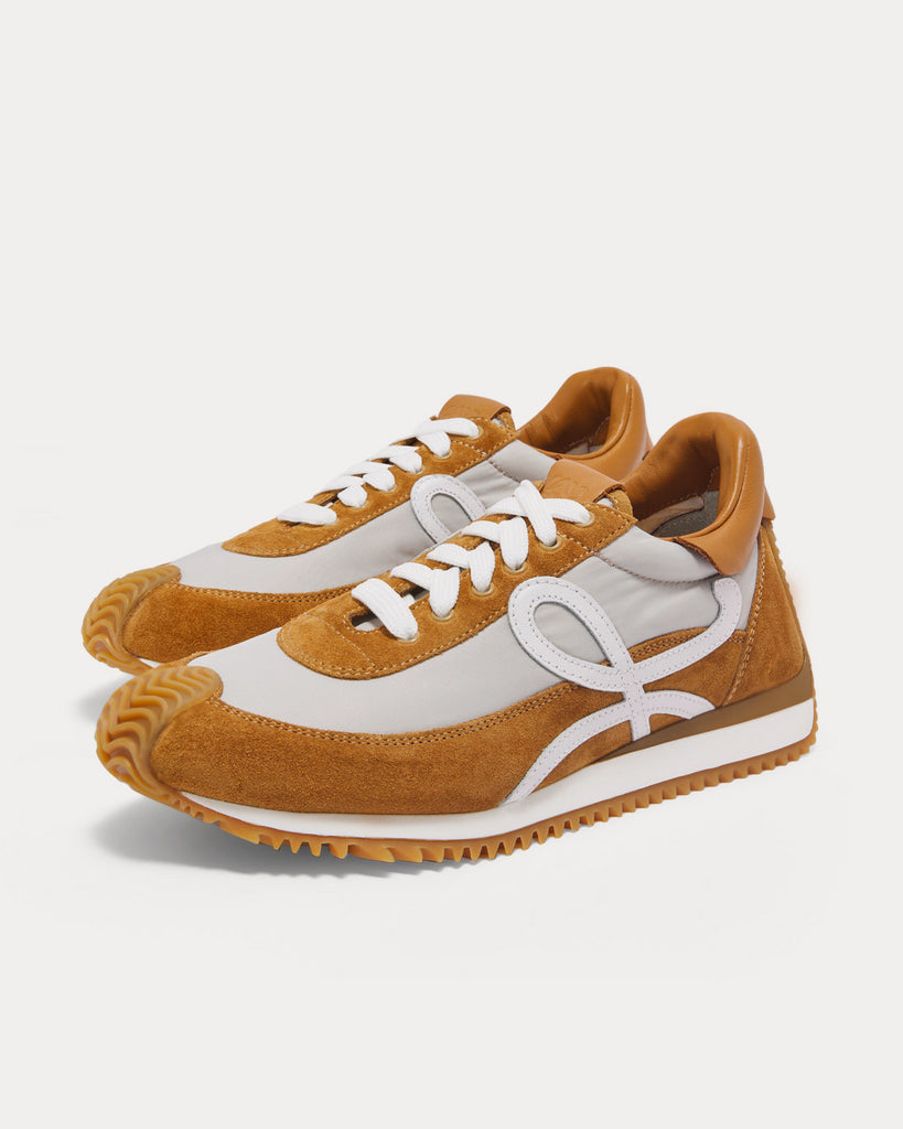 Flow Runner in Nylon & Suede Tan / Grey Low Top Sneakers