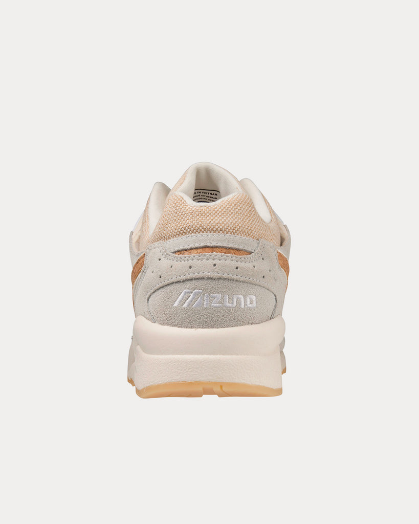 Sky Medal Undyed Low Top Sneakers