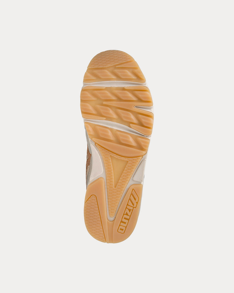 Sky Medal Undyed Low Top Sneakers