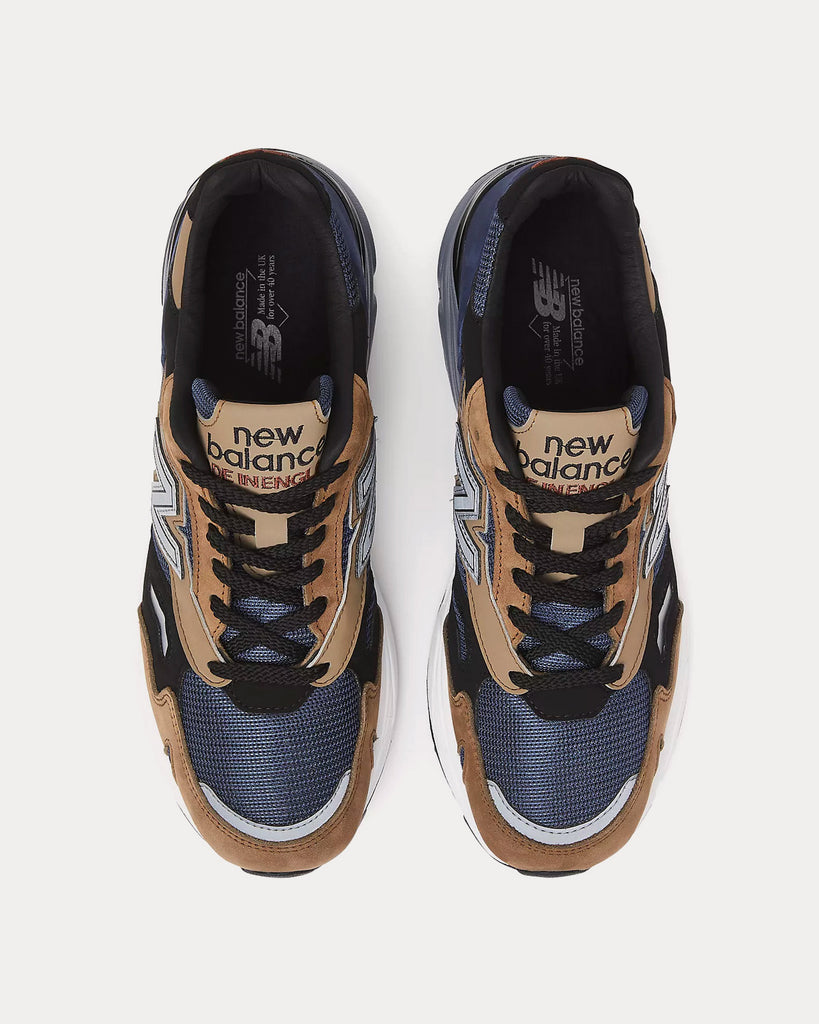 MADE in UK 920 Navy with Beige & Black Low Top Sneakers
