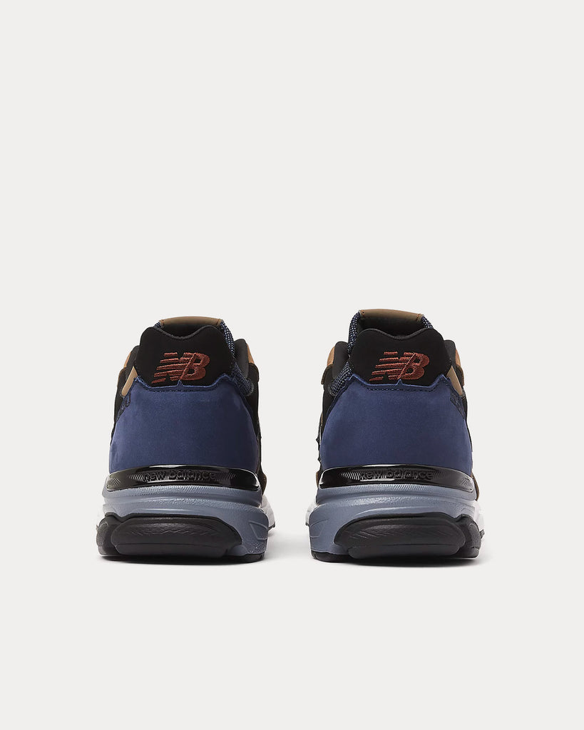 MADE in UK 920 Navy with Beige & Black Low Top Sneakers
