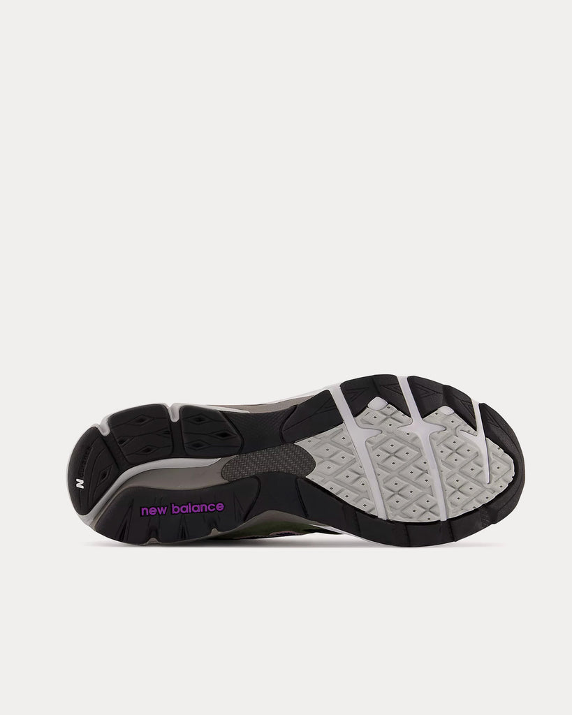 MADE in USA 990v3 Olive leaf with black Low Top Sneakers
