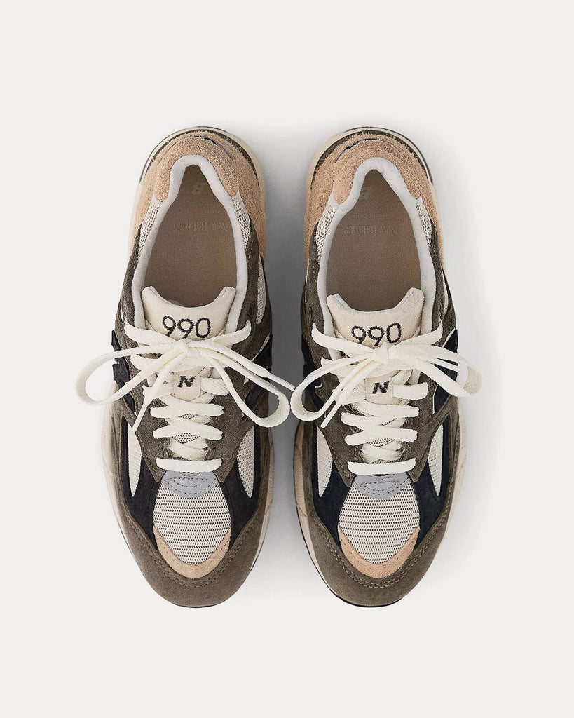 Made in USA 990v2 Grey / Tan Low Top Sneakers