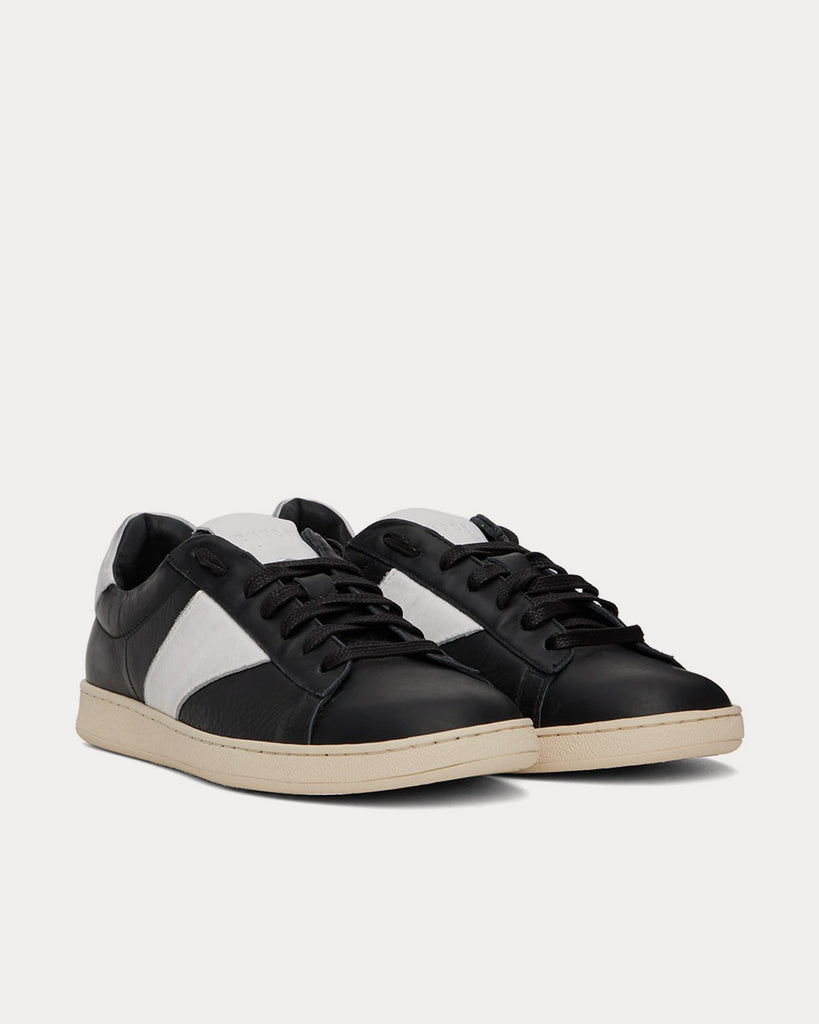 Court Black / White Low Top Sneakers