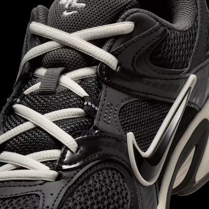 Nike V5 RNR Sneakers
