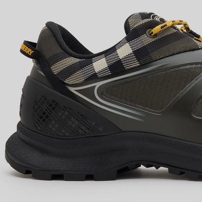 Burberry Discovery Sneakers