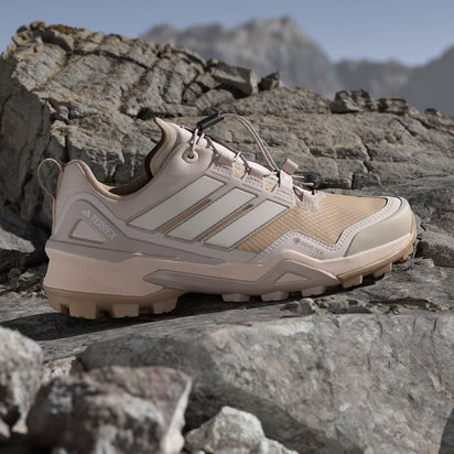 Hiking Shoes & Boots