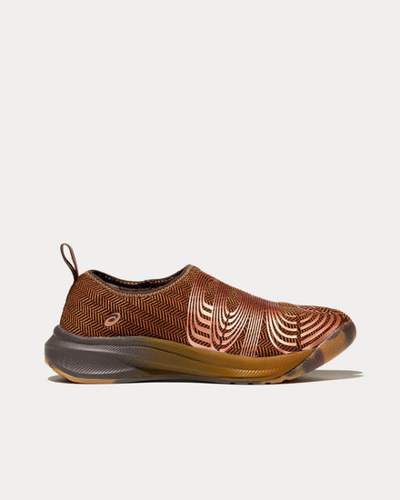ココスヤシ Asics x Kiko Kostadinov Unisex LYASA FF Tabi Caramel / Rose Gold