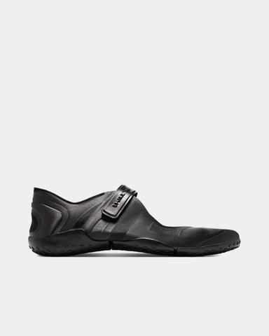 NikeSKIMS Rift Satin Black / Black / Black Slip On Sneakers