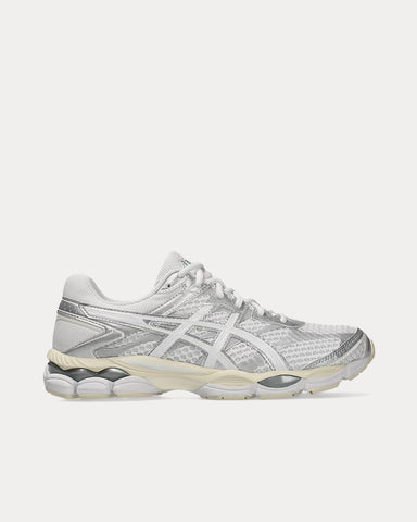 Asics Gel-Cumulus 16 White / White Low Top Sneakers