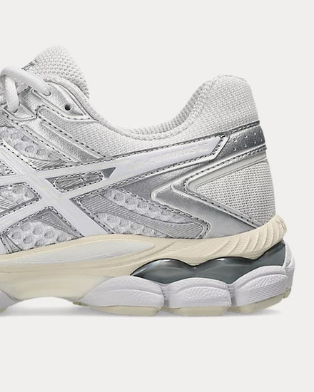 Asics Gel-Cumulus 16 White / White Low Top Sneakers - 5