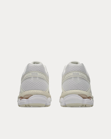 Asics Gel-Cumulus 16 White / Cream Low Top Sneakers - 4