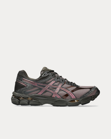 Asics Gel-Cumulus 16 Cocoa Powder / Black Low Top Sneakers