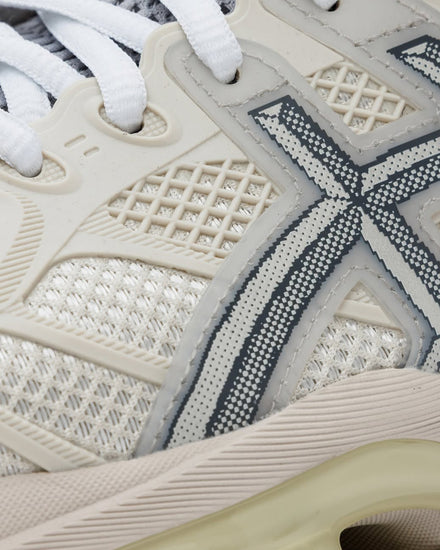 Asics x Hidden.NY Gel-Kinetic 2.0 Beige / SIlver Low Top Sneakers - 5