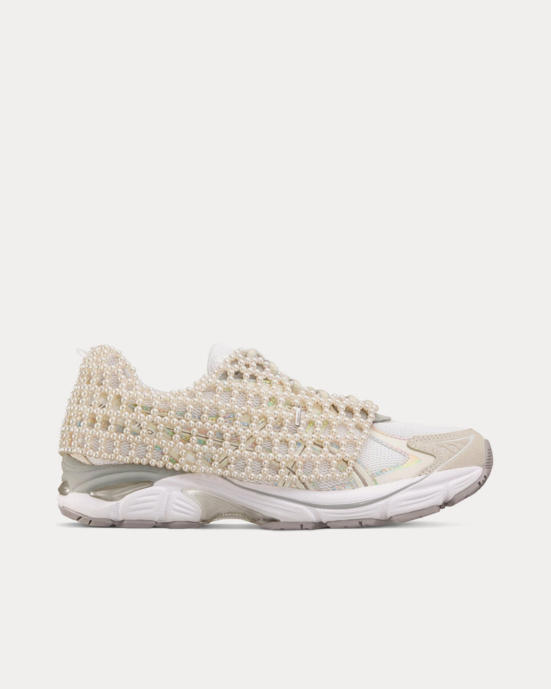 かずや Asics x Tasaki Unisex GT-2160 White / Cream Low Top Sneakers