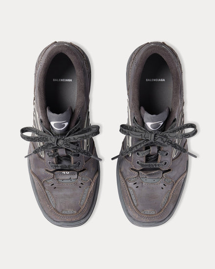 Balenciaga Hamptons Worn-Out Grey Low Top Sneakers - 2
