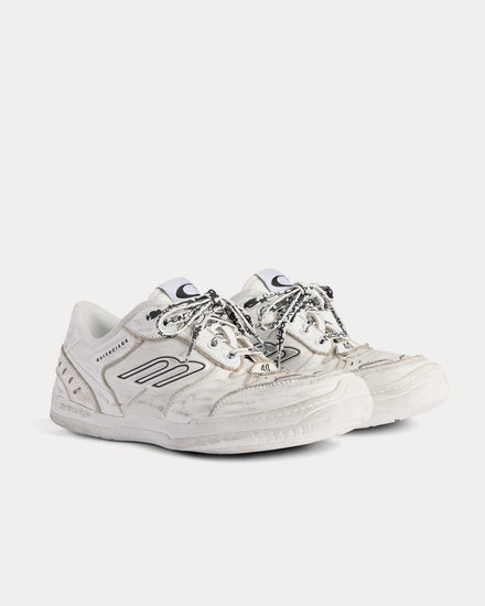 Balenciaga Hamptons Worn-Out White Low Top Sneakers - 3