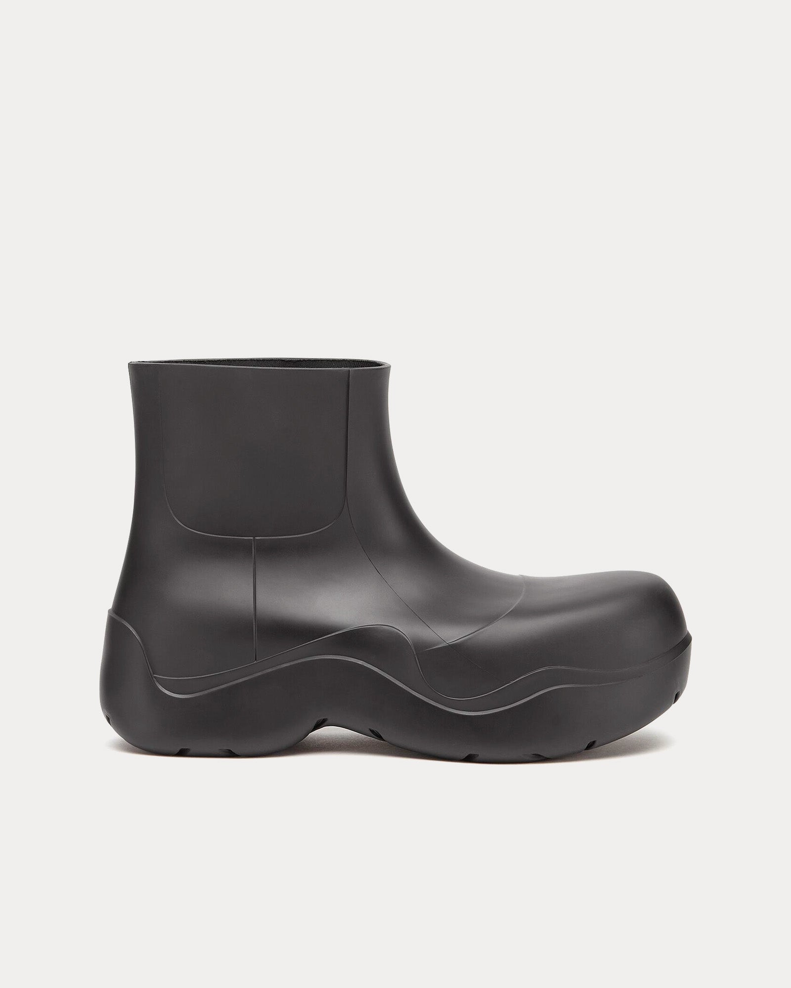 Bottega Veneta Men's Puddle Ankle Black Boots