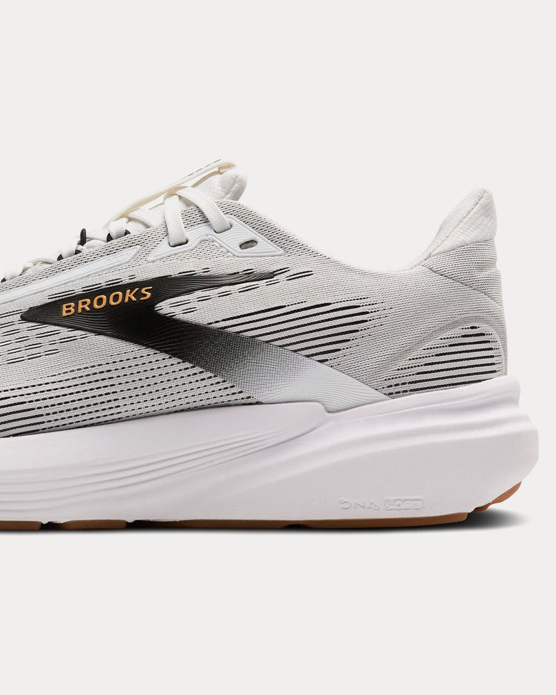 Brooks Running Revel 8 White / Black / Oak Buff Running Shoes - 5