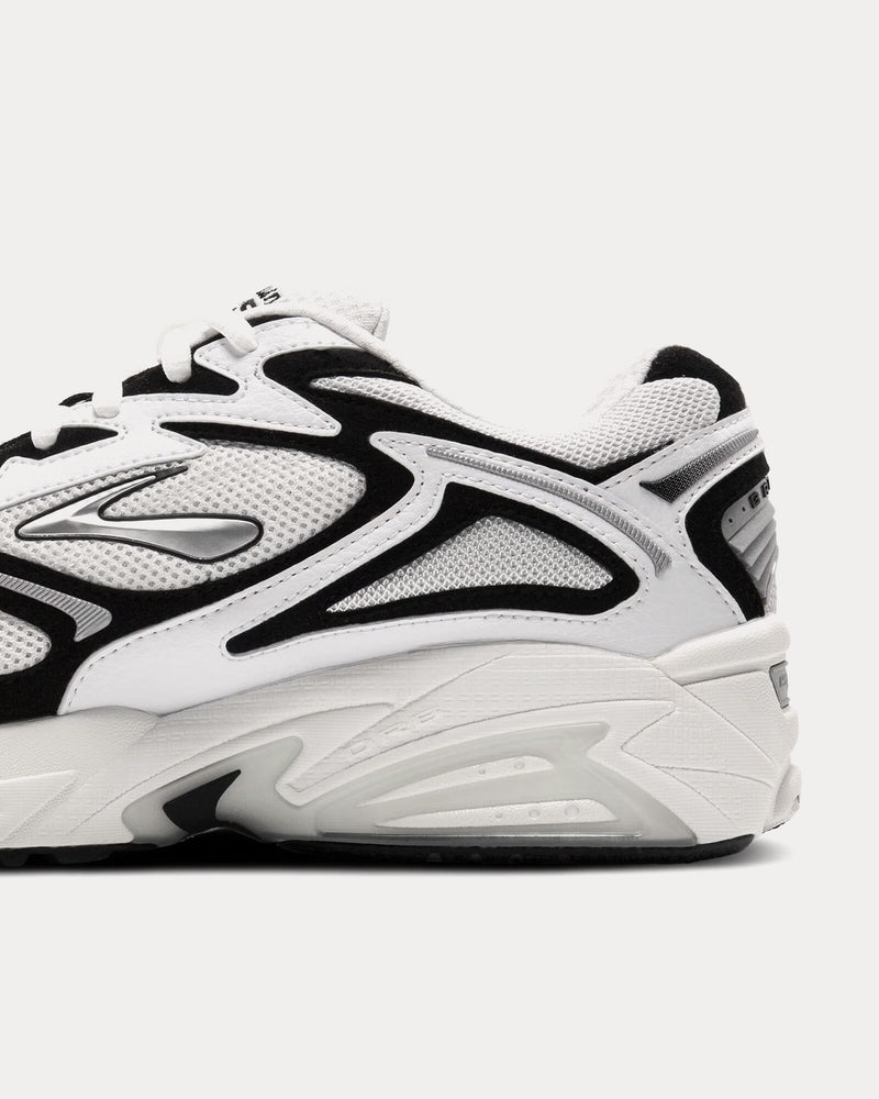 Brooks Running Adrenaline GTS 4 Black / White / Silver Low Top Sneakers - 5