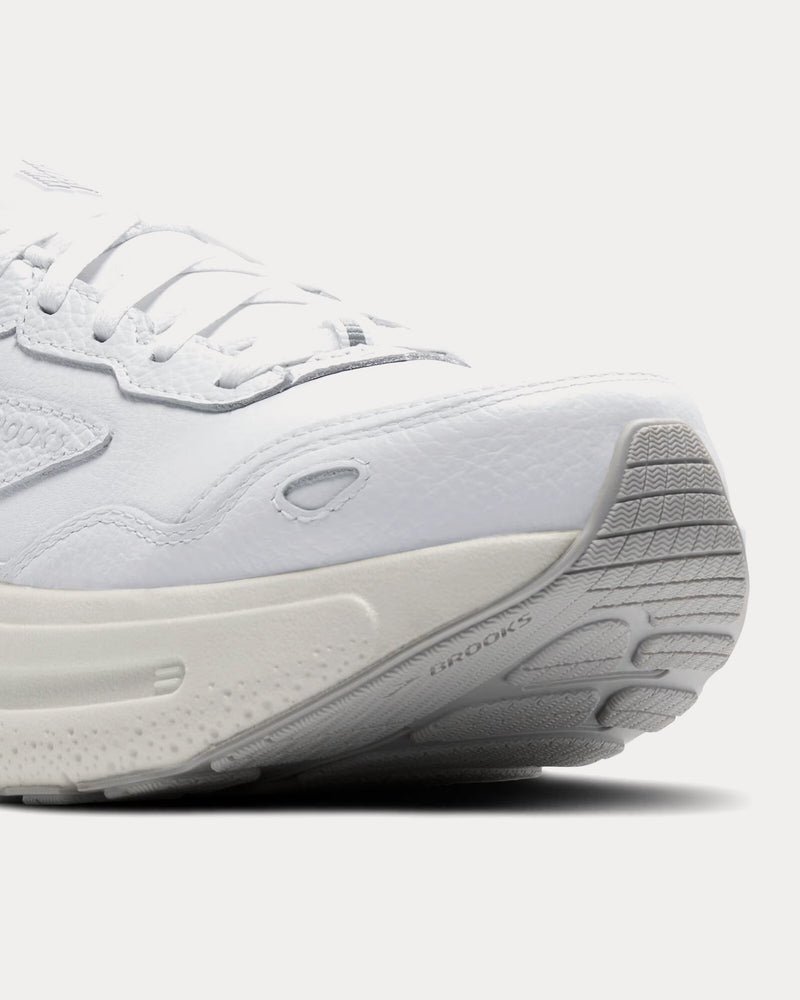 Brooks Running Ghost Max L White / White Low Top Sneakers - 5