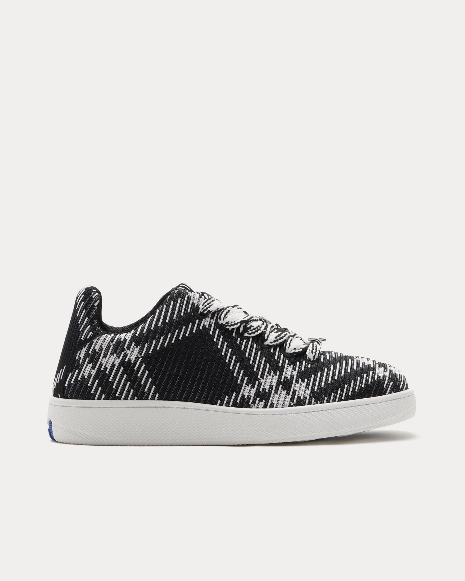 Burberry NIB Box Knit Sneakers in Black and White Check Size 42 p24_burberry_p24-burberry-  main image 3