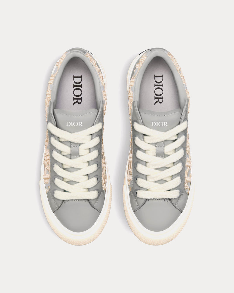 Dior B33 Gray Smooth Calfskin with Cream Dior Oblique Raised Embroidery Low Top Sneakers - 2