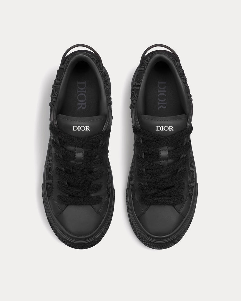 B33 Black Sneakers