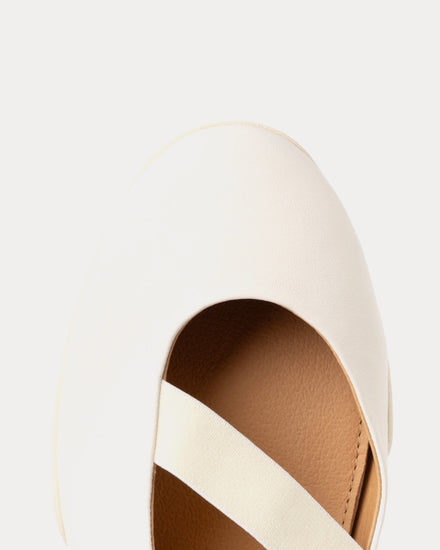 Foot Industry Stretch Freely Flats Antique White Slip Ons - 5