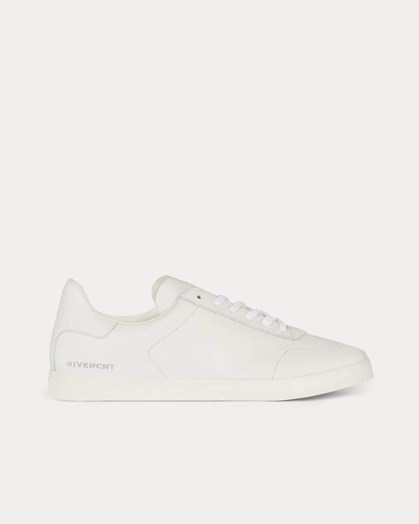 White sneakers givenchy top