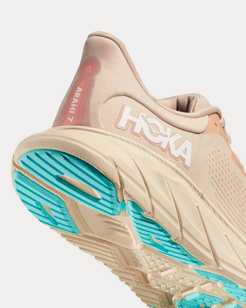 Hoka Arahi 7 Vanilla / Cream Running Shoes Sneak in Peace