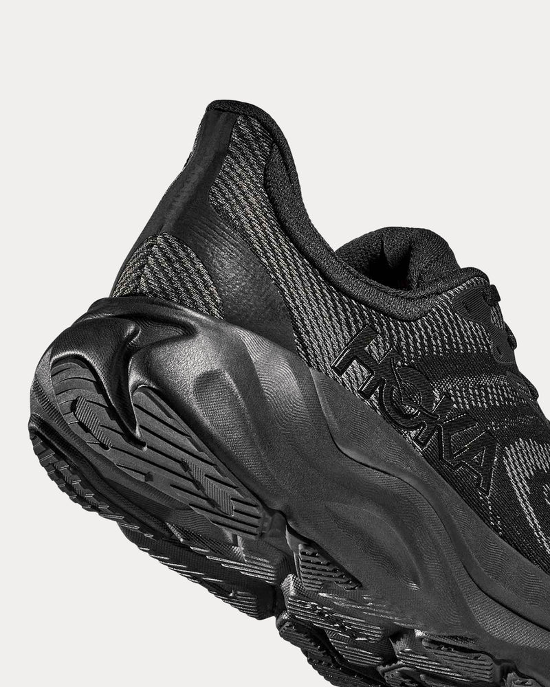 HOKA Arahi 8 Black / Black Running Shoes - 5