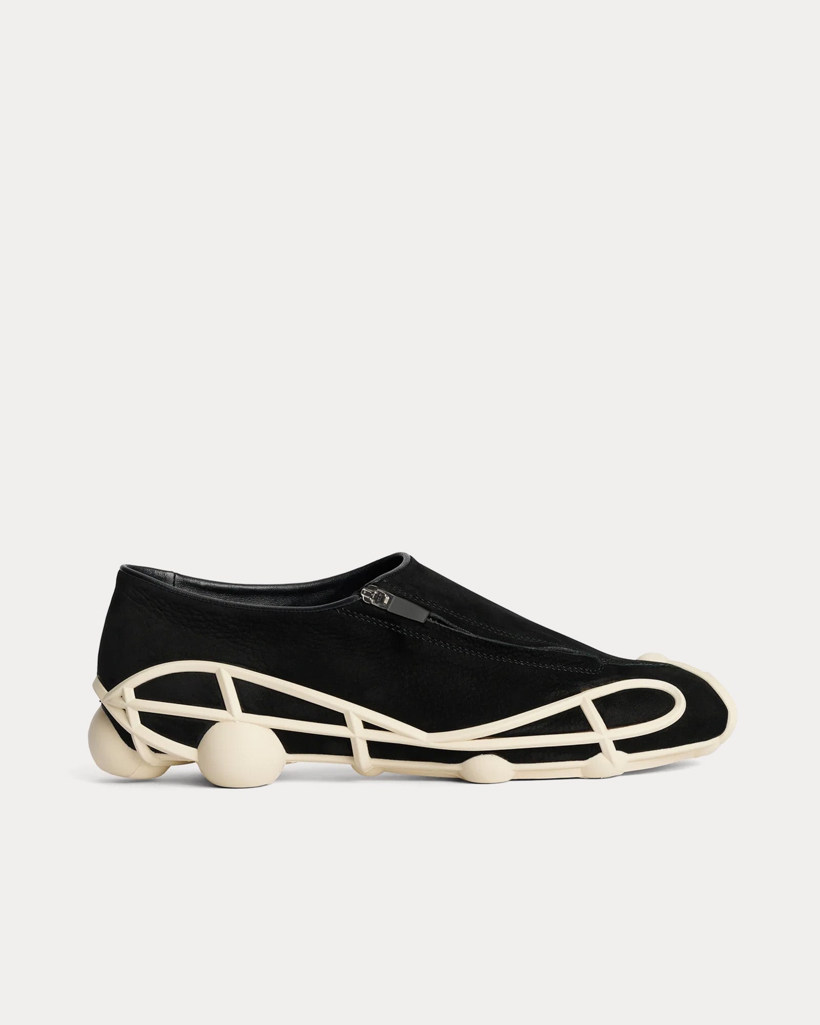 Kaoです。 kiko-kostadinov-x-ecco-