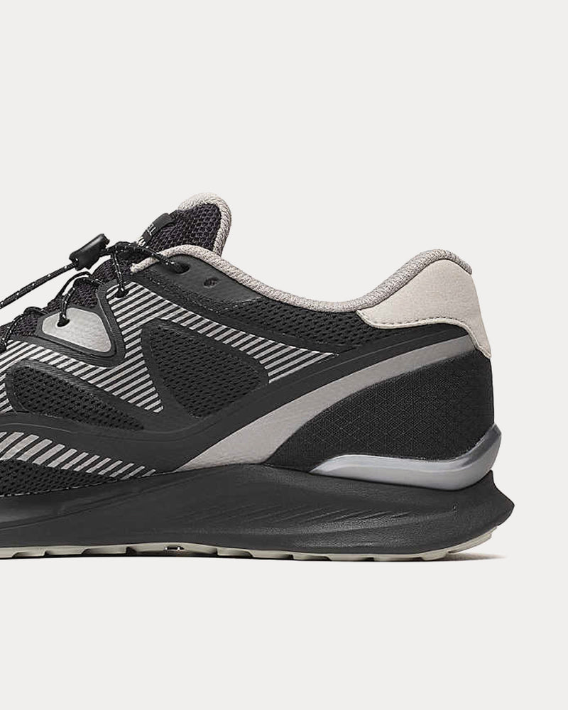 Merrell Skyquest Trek Black / Silver Low Top Sneakers - 5