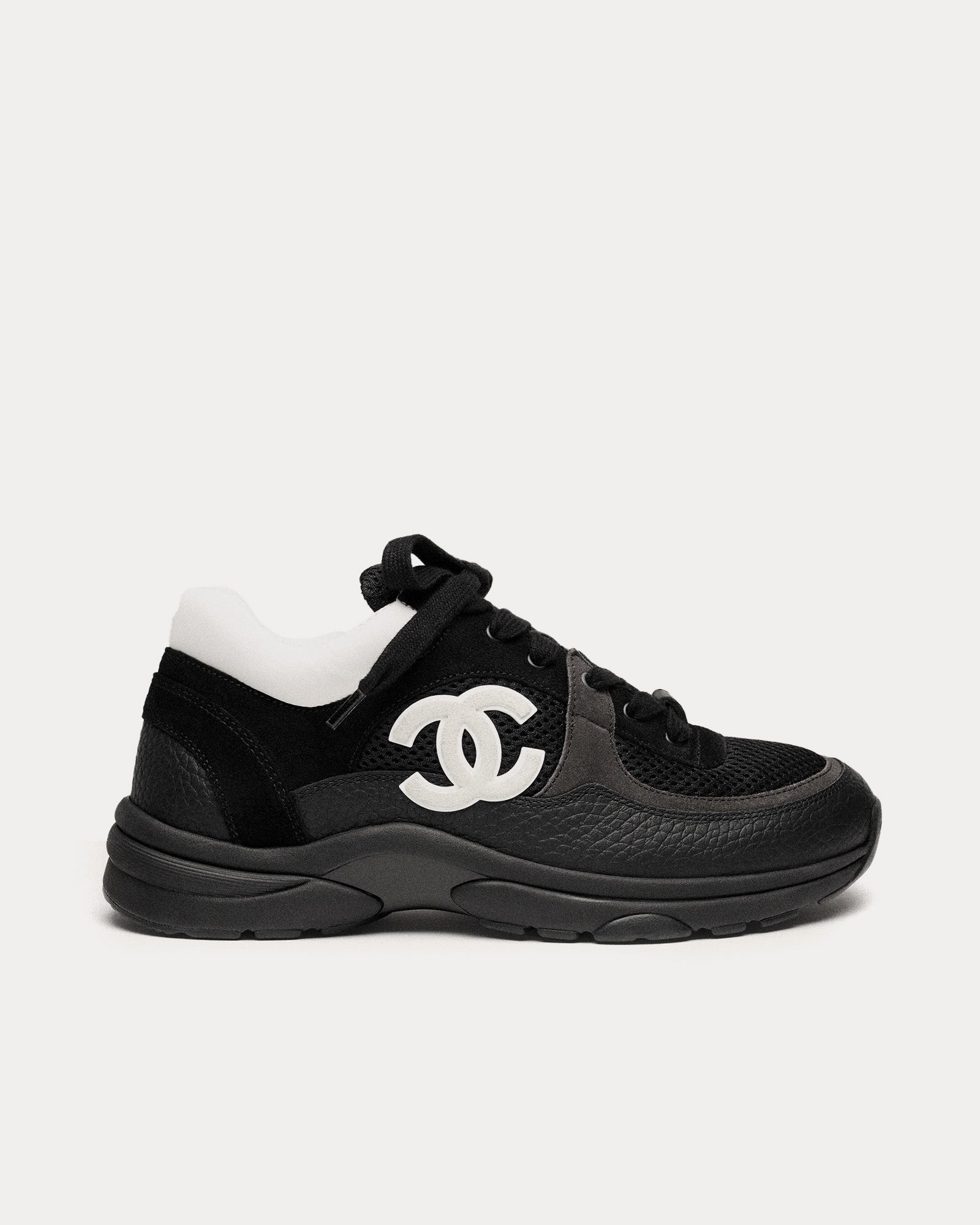 CC MEDIUM HEELS IN WHITE SUEDE AND BLACK CALFSKIN WITH FLOWER